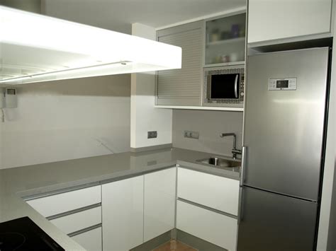 Desde 1996 comercializamos y distribuimos productos. COCINA BLANCA