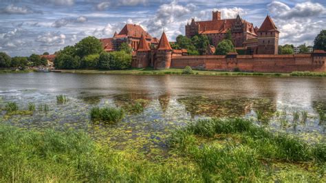 Castle Of The Teutonic Order In Malbork Poland Hd Travel Wallpapers