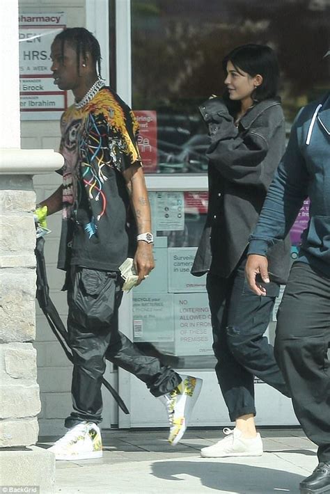 Meanwhile, tmz was the first to break the pregnancy news today, noting that she's reportedly expecting her first child with her boyfriend of. Travis Scott Clothes and Outfits | Page 3 | Star Style Man ...