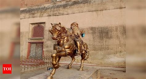 Statue Of Maharaja Ranjit Singh Vandalized In Lahore Times Of India