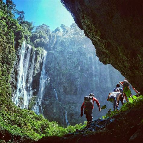 Bicara tentang lawang sewu, berarti bicara tentang sejarah, di mana pada tahun 1904 bangunan megah dan modern ini dibangun. Air Terjun Coban Sewu, Destinasi Instagramable Yang Patut ...