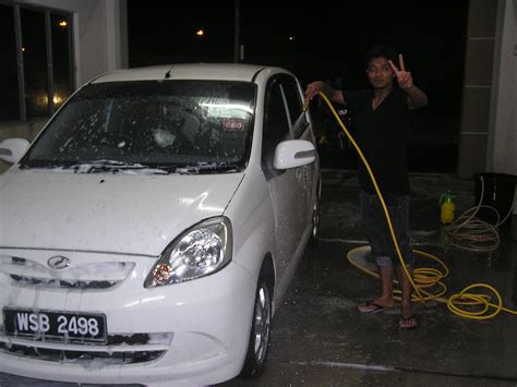 Kedai cuci kereta presint 14. CUCI.COM