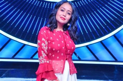 Indian Idol 11 Neha Kakkar Gets Emotional Twitter Flooded With New Memes On The Singer