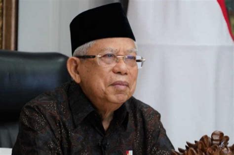 Wapres ma'ruf amin secara defacto masih sebagai ketua umum majelis ulama indonesia (mui). Ma'ruf Amin Maafkan Pengunggah Kolase Fotonya dan Kakek ...