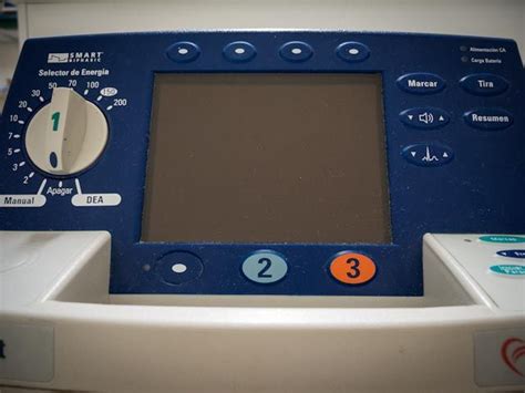 Un desfibrilador externo automático puede salvarte la vida durante un paro cardíaco. Desfibriladores | Cuidandote.net
