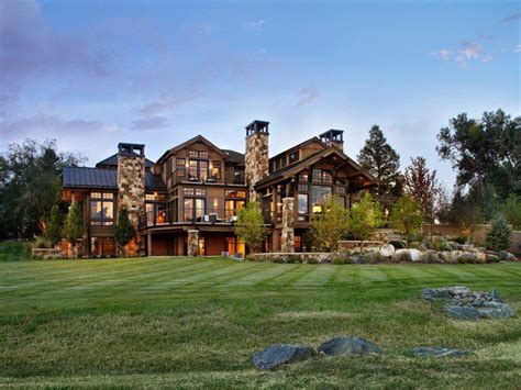 16 Magnificent Rustic Home Exterior Designs You Will Immediately Fall