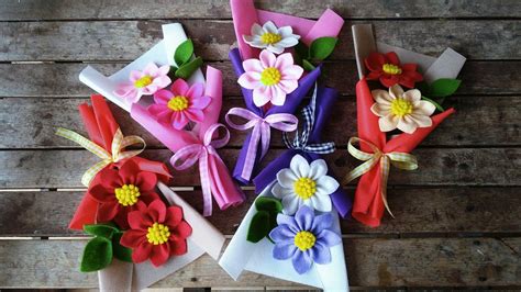 Diy money bouquet cara buat bouquet duit buketuang. DIY easy felt flowers | Cara mudah membuat bunga flanel ...