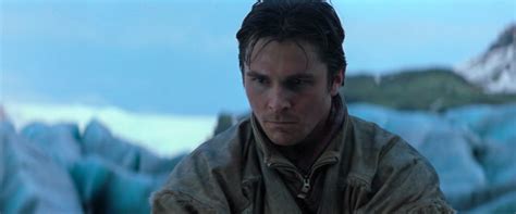 6'0″, 220 lbs while filming batman begins. Batman Begins - Christian Bale Image (6097220) - Fanpop