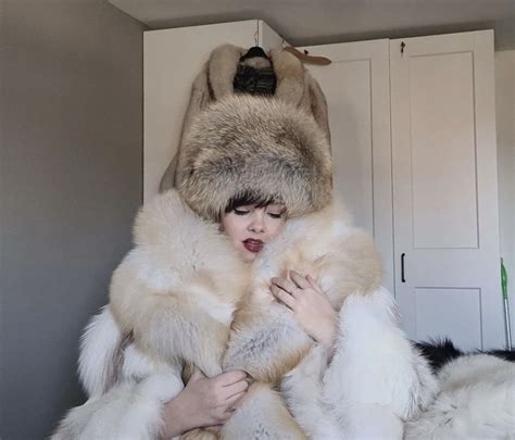 Fox Fur Coat Face Cover Snuggles Coats For Women Fur Hats Furs