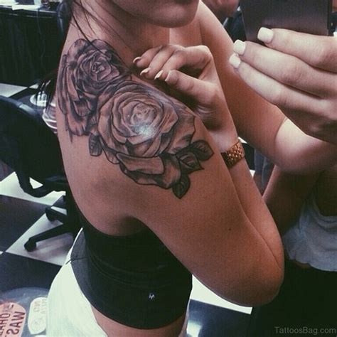 Explore more tattoo ideas on positivefox.com #angelshouldertattoos #backshouldertattoos #shouldertattoos #shouldertattoosanimals #shouldertattoosflowers #shouldertattoosforgirl #shouldertattoosformen. 57 Pleasant Black Rose Tattoo Designs