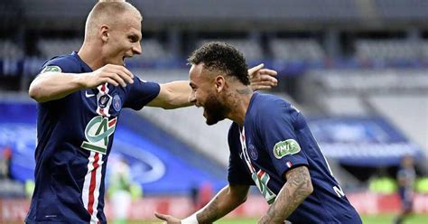 Mitchel bakker statistics played in psg. Bakker pakt beker met Paris Saint-Germain | Voetbal ...