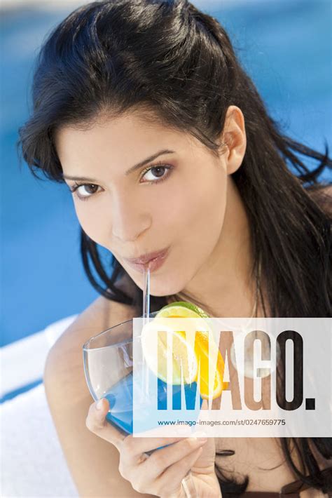 Latina Bikini Models Fotos Imago