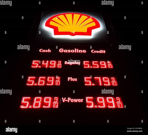 California Usa 28th Feb 2022 Shell Sign At Night Showing Highest