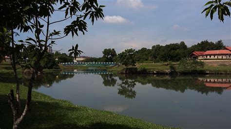 Taman tasik cempaka is one of the jewel of bangi that provides the community with large spacious lake garden for healthy lifestyle. Taman Tasik Cempaka - Tourism Selangor