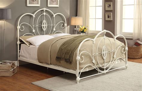 Jania Calking White Metal Bed Cm7709wh Ck Furniture Of America