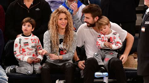 Shakira Reveló Qué Hace Gerard Piqué Con Sus Hijos Mientras Ella