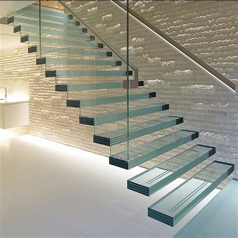 China Indoor Tempered Glass Floating Stairs Wood Floating