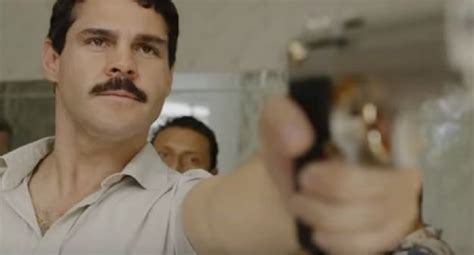 La serie de univision y netflix sobre el capo mexicano arranca sin dejar claro si explorará o no el lado humano del delincuente. An El Chapo TV Series is Coming to Netflix and It Looks ...