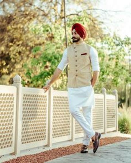 Why Kurta Pajama For Men Is The Perfect Ethnic Attire For Every
