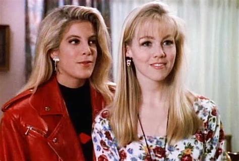 Beverly Hills 90210 Tori Spelling E Jennie Garth Rispondono Alle Dichiarazioni Di Jessica Alba