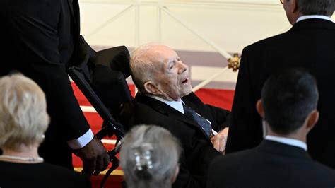 Jimmy Carter Arrives In Wheelchair To Wife Rosalynns Atlanta Funeral As Former First Ladies