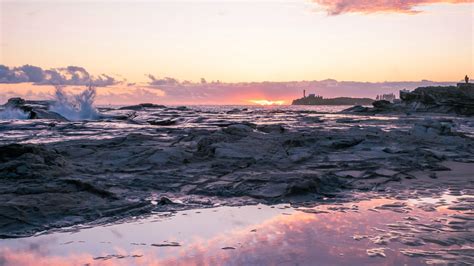 Download Wallpaper 2048x1152 Sea Horizon Rocks Sunset Coast