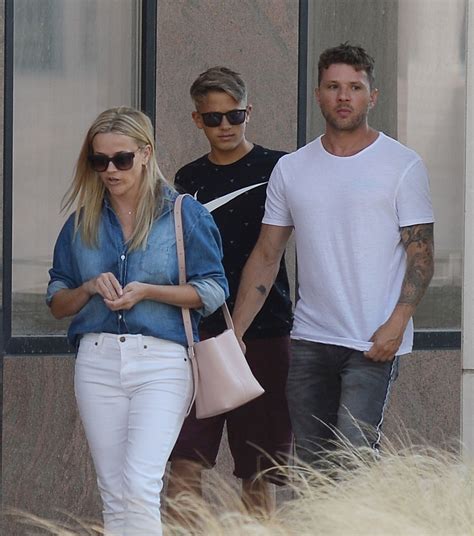 REESE WITHERSPOON And Ryan Philippe With Their Son Out In Los Angeles