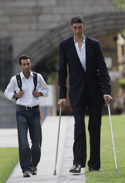 Самый высокий человек в мире Султан Косен 30 фото Фаник ру