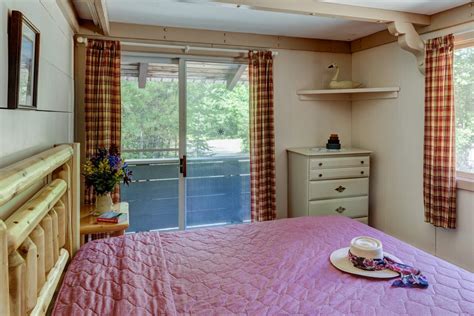 Maybe you would like to learn more about one of these? Four Seasons Lodge - North Conway, NH | Naturist BnB