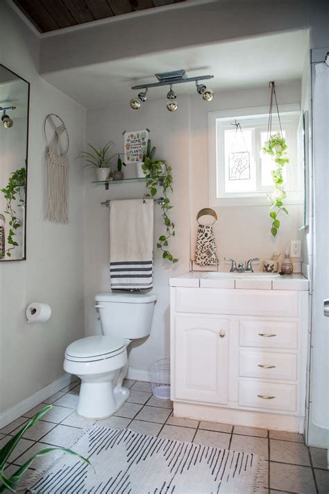 Stenciling bathroom walls or ceilings can give your bathroom a dynamic and exciting look. 20 Gorgeous Bohemian Bathroom Decorating Ideas You Must ...