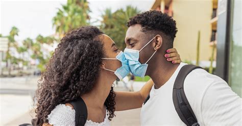 How To Kiss Safely During The Covid 19 Pandemic