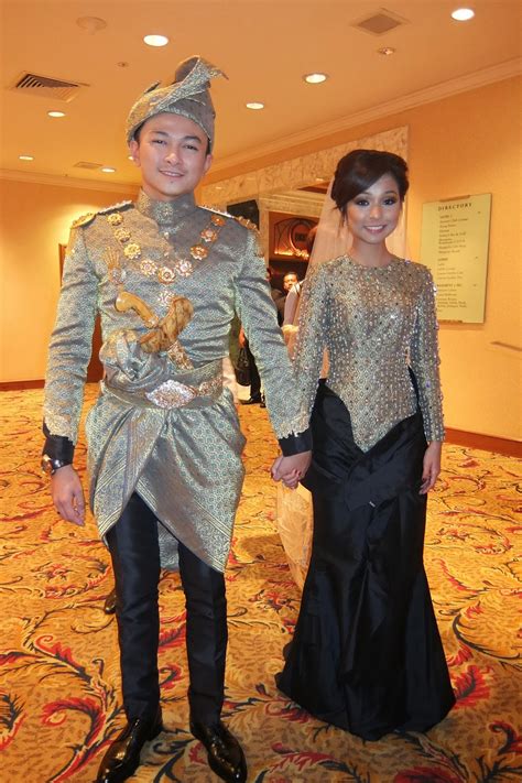 13 Inspirasi Baju Pengantin Tradisional Perkahwinan Selebriti Malaysia