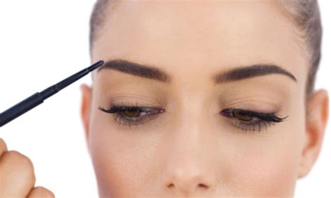 4 Tips To Fix Bushy Eyebrows