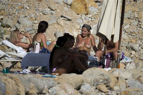 Rita Ora Breaking Bad And Having Fun Nude In Ibiza 34 Photos The