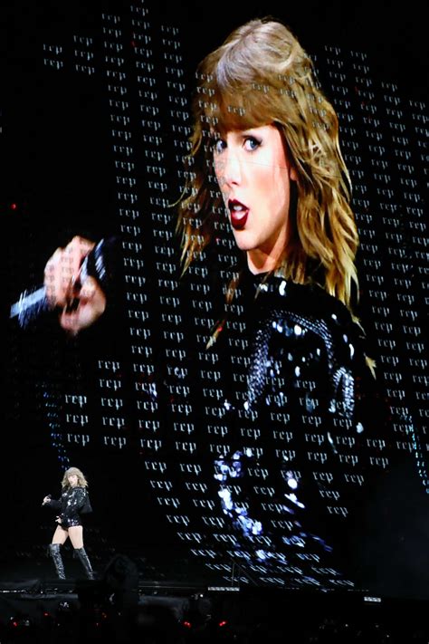 Taylor Swift Performs At Reputation Stadium Tour In Santa Clara 11