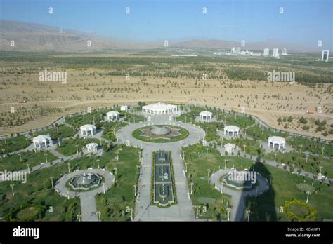 Ashgabat Turkmenistán Vista desde lo alto del monumento y arco de