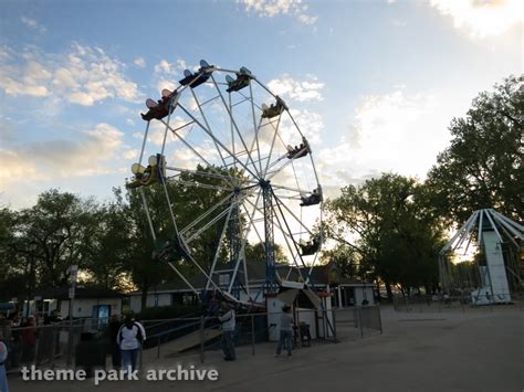 Theme Park Archive Ferris Wheel At Bay Beach Amusement Park