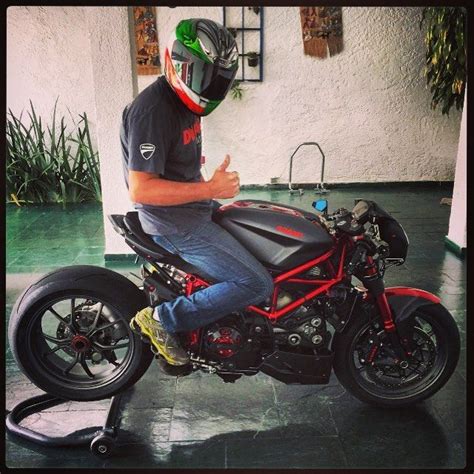 Ducati streetfighter 1098 desmo valve service. Superb 1098 cafe racer | Ducati monster custom, Ducati ...