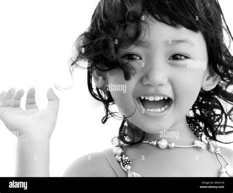 Chica Tailandesa Bonita Imágenes De Stock En Blanco Y Negro Alamy