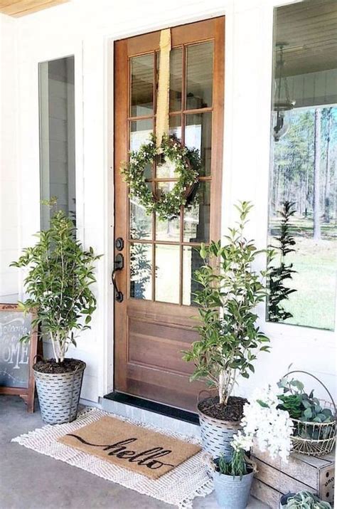 The oversized pots are rather unsightly, but after a while, they blended in with their surroundings until jordan. 40+ Cute Front Porch Flower Pots Ideas To Try Asap ...