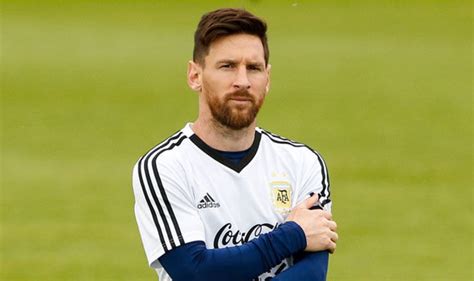 Liverpool Transfer News Lionel Messi Tells Barcelona To Complete Deal