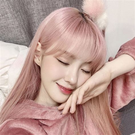 Kim Chaehyun Kep1er Lq Icon Pfp Selca Universe Update Pink Hair Fansign