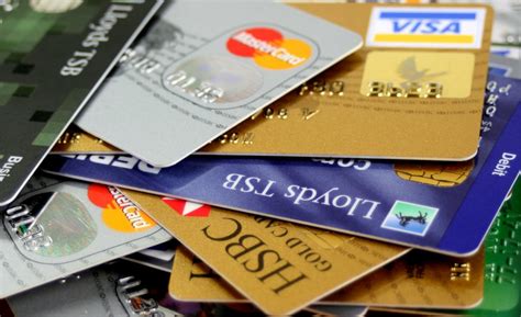There are so many credit cards available to consumers that it can be hard to choose the best card. Best Credit Card Offers for 2018: Rewards, Deals and Free Cash