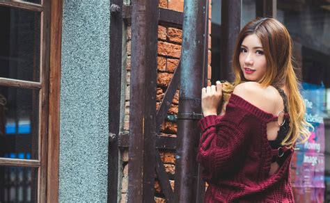 Wallpaper Asian Urban Women Outdoors Model X