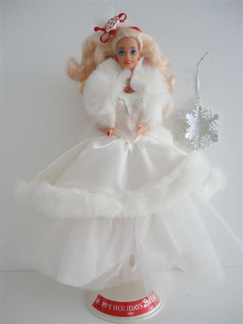 barbie happy holidays 1989 blond 3523 holiday barbie dolls christmas barbie barbie life