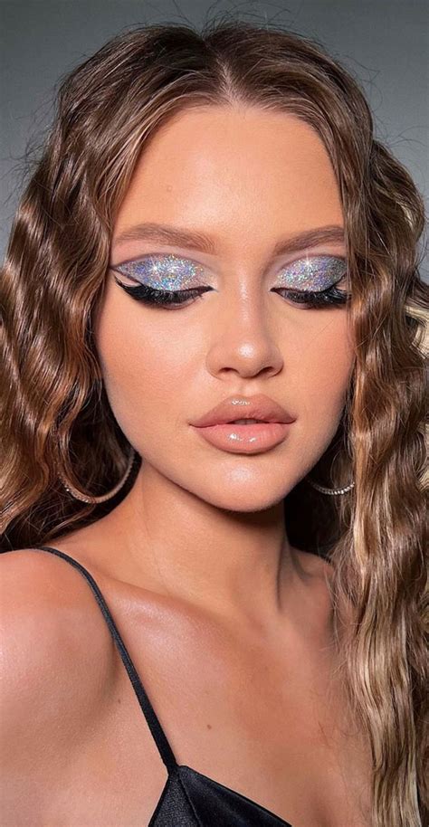 50 Gorgeous Makeup Trends To Try In 2022 Silver Glitter Makeup I Take You Wedding Readings