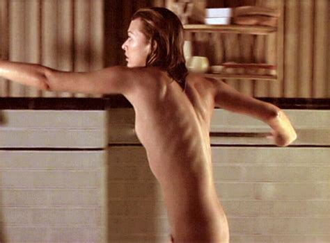 Milla Jovovich Nude Pics Página 4