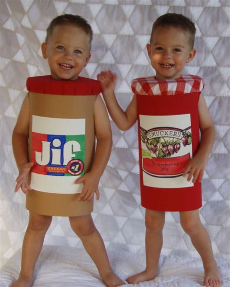Pin By Connie Hardeman On Identical Twins Twin Costumes Twin