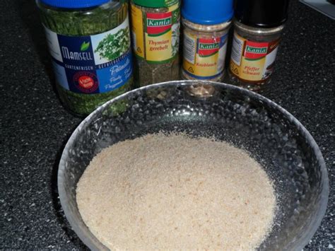 Gewürztes Paniermehl Rezept mit Bild