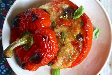 Check spelling or type a new query. Peperoni ripieni vegetariani - LifeGate